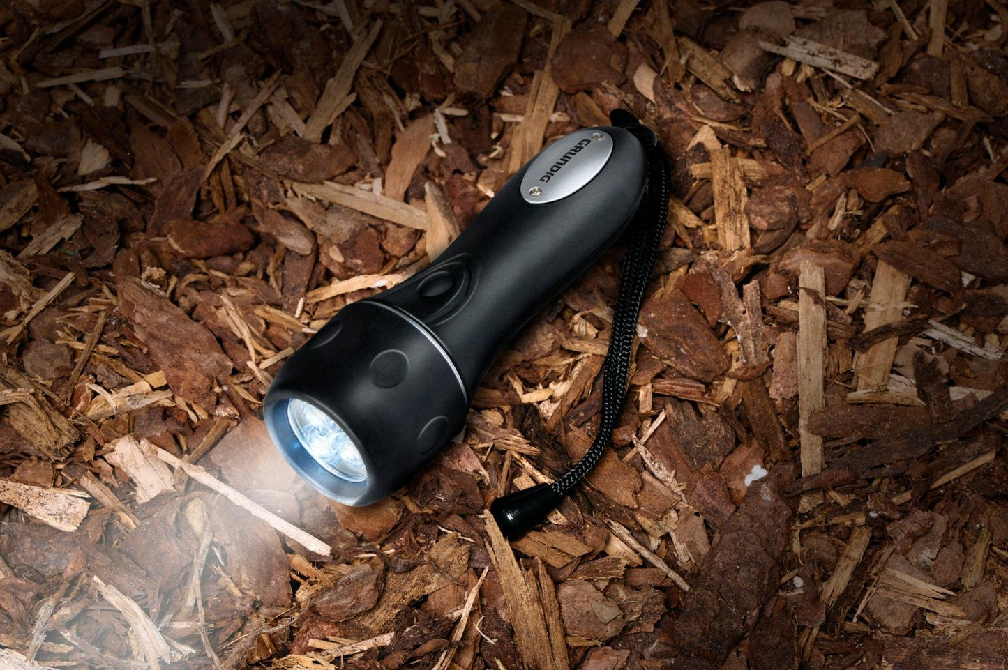 Grundig LED lommelykt, 16cm