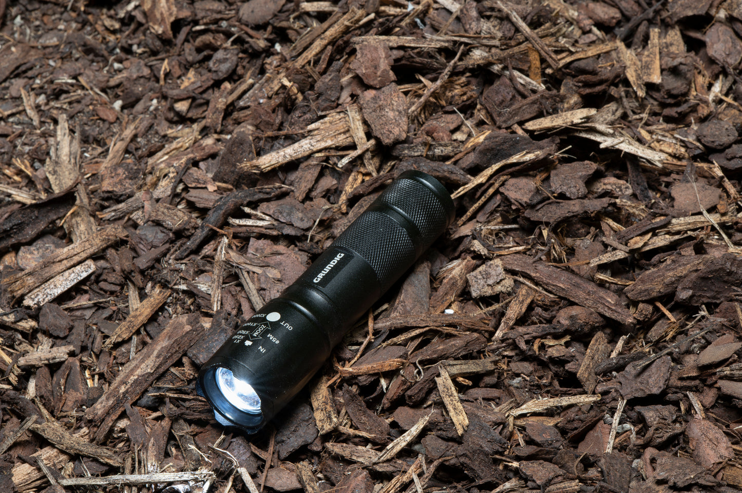 Grundig LED lommelykt 80lm, 13cm